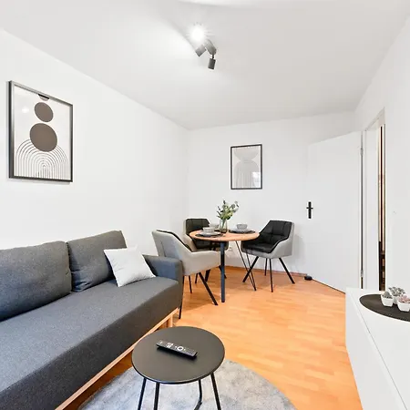 Kingsize Bett, Zwei Zimmer, Waschmaschine, Netflix بفورتسهايم