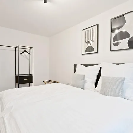 Kingsize Bett, Zwei Zimmer, Waschmaschine, Netflix Apartment