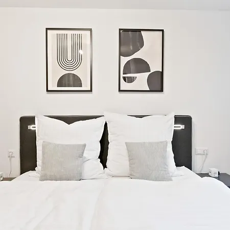 Kingsize Bett, Zwei Zimmer, Waschmaschine, Netflix Appartement *