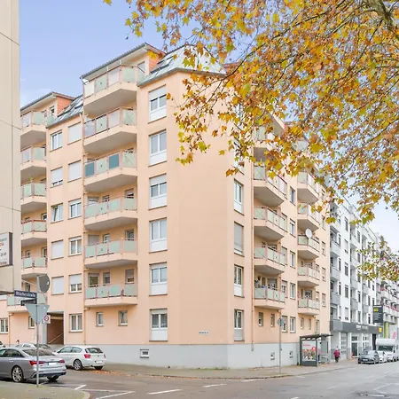 Kingsize Bett, Zwei Zimmer, Waschmaschine, Netflix بفورتسهايم