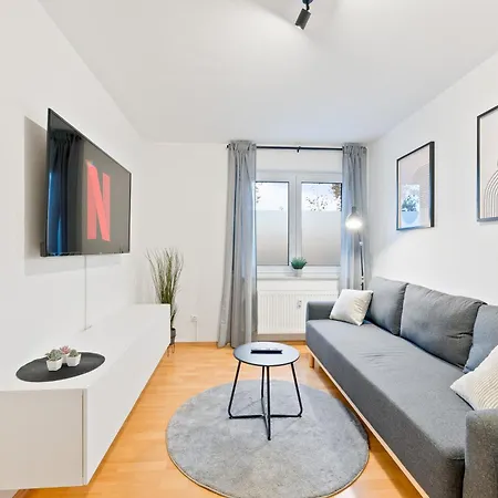 Kingsize Bett, Zwei Zimmer, Waschmaschine, Netflix Apartment Pforzheim